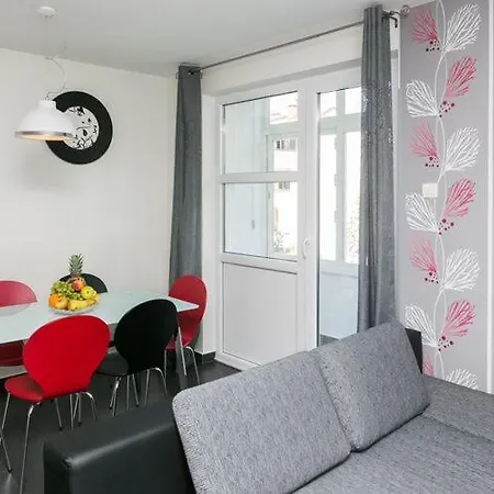 Апартаменты Lapad Bay- Luxury Two-bedroom With Balcony Black-ivani Evi *