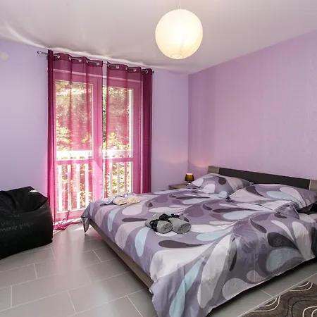 Lapad Bay- Luxury Two-bedroom With Balcony Black-ivani Evi